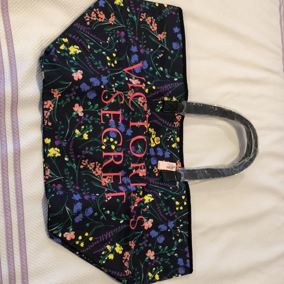 NWT! Victoria’s Secret large floral tote - Picture 1 of 6